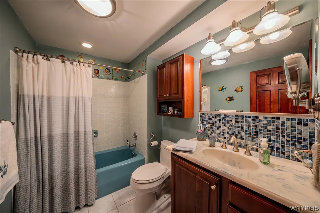 29 Windgate, Orchard Park, New York 14127, Orchard Park, New York 14127, 4 Bedroom Bedrooms, 11 Room Rooms,2 BathroomBathrooms,Residential,For Sale,29 Windgate, Orchard Park, New York 14127,0,B1718838