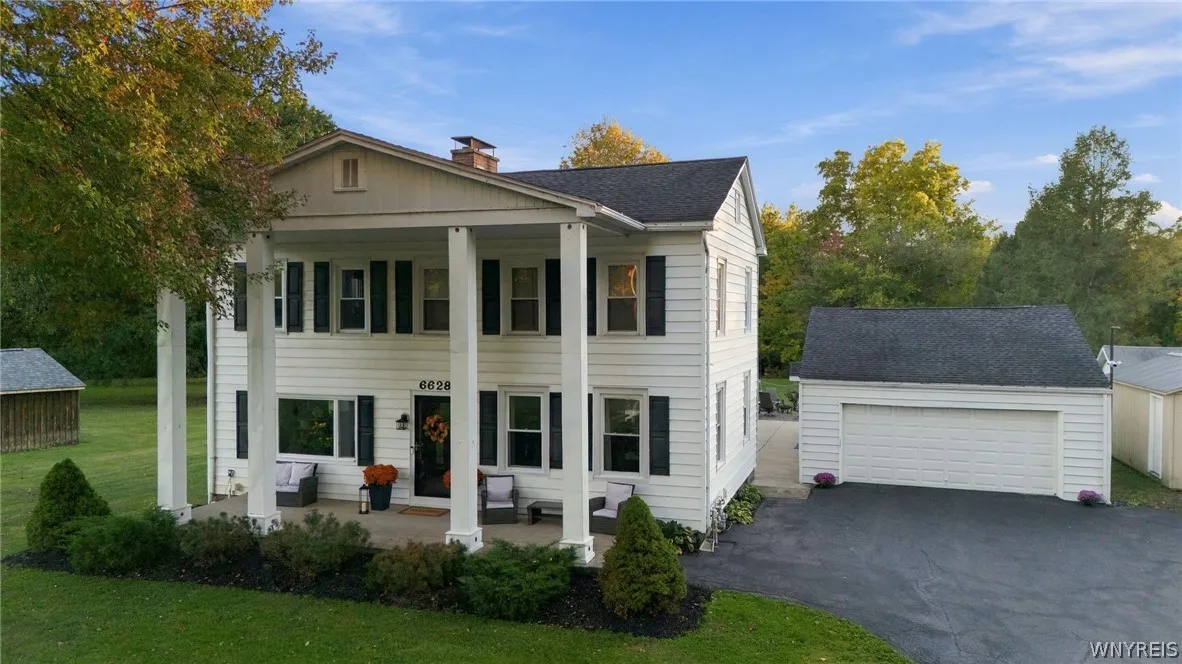 6628 Boston State Road, Hamburg, New York 14075, Hamburg, New York 14075, 4 Bedroom Bedrooms, 13 Room Rooms,2 BathroomBathrooms,Residential,For Sale,6628 Boston State Road, Hamburg, New York 14075,0,B1718817