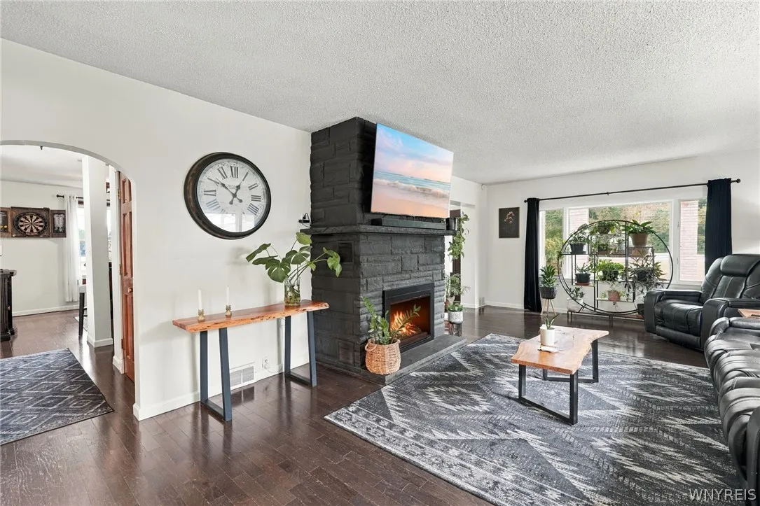 6628 Boston State Road, Hamburg, New York 14075, Hamburg, New York 14075, 4 Bedroom Bedrooms, 13 Room Rooms,2 BathroomBathrooms,Residential,For Sale,6628 Boston State Road, Hamburg, New York 14075,0,B1718817