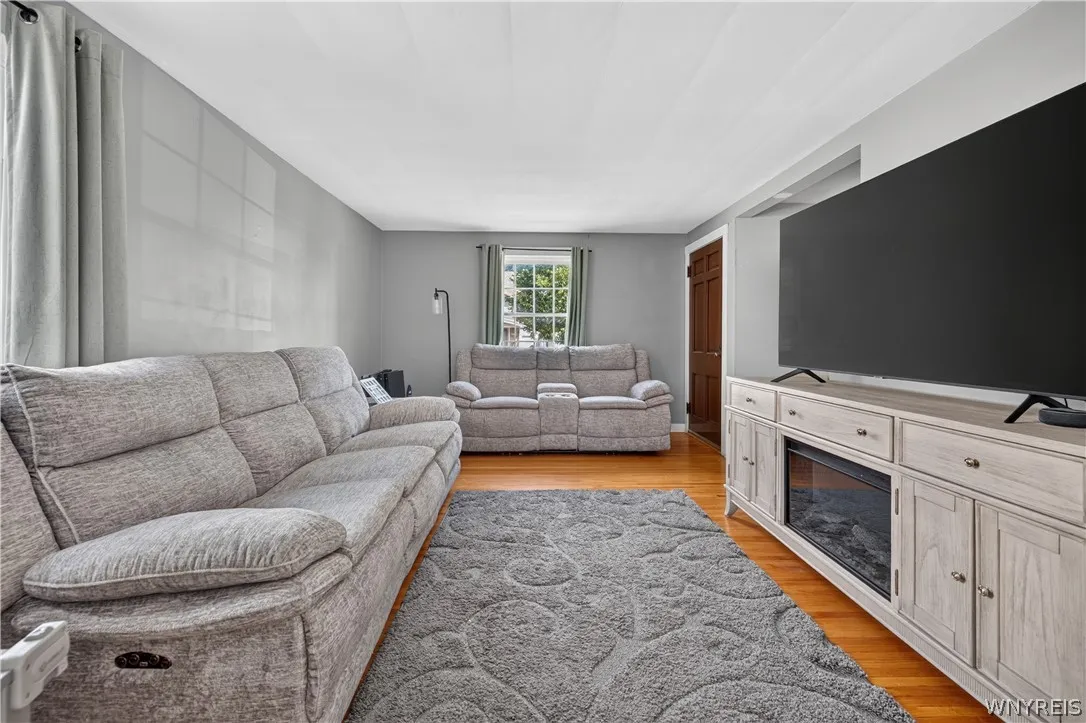 160 Fowler Avenue, Tonawanda, New York 14217, Tonawanda, New York 14217, 5 Bedroom Bedrooms, 9 Room Rooms,3 BathroomBathrooms,Residential,For Sale,160 Fowler Avenue, Tonawanda, New York 14217,0,B1719942