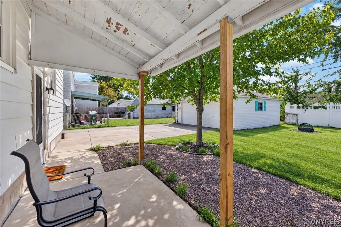 160 Fowler Avenue, Tonawanda, New York 14217, Tonawanda, New York 14217, 5 Bedroom Bedrooms, 9 Room Rooms,3 BathroomBathrooms,Residential,For Sale,160 Fowler Avenue, Tonawanda, New York 14217,0,B1719942
