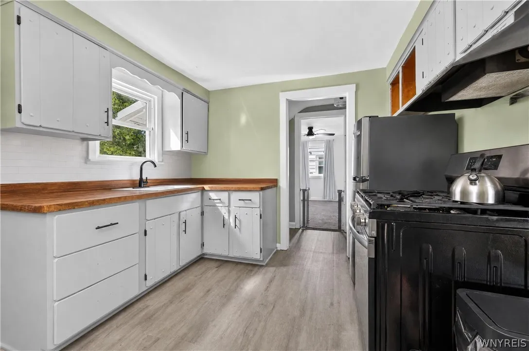 160 Fowler Avenue, Tonawanda, New York 14217, Tonawanda, New York 14217, 5 Bedroom Bedrooms, 9 Room Rooms,3 BathroomBathrooms,Residential,For Sale,160 Fowler Avenue, Tonawanda, New York 14217,0,B1719942