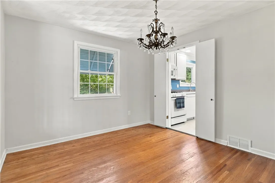 122 Rocmar Drive, Greece, New York 14626, Greece, New York 14626, 3 Bedroom Bedrooms, 8 Room Rooms,1 BathroomBathrooms,Residential,For Sale,122 Rocmar Drive, Greece, New York 14626,0,R1719410
