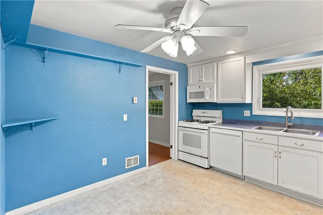 122 Rocmar Drive, Greece, New York 14626, Greece, New York 14626, 3 Bedroom Bedrooms, 8 Room Rooms,1 BathroomBathrooms,Residential,For Sale,122 Rocmar Drive, Greece, New York 14626,0,R1719410
