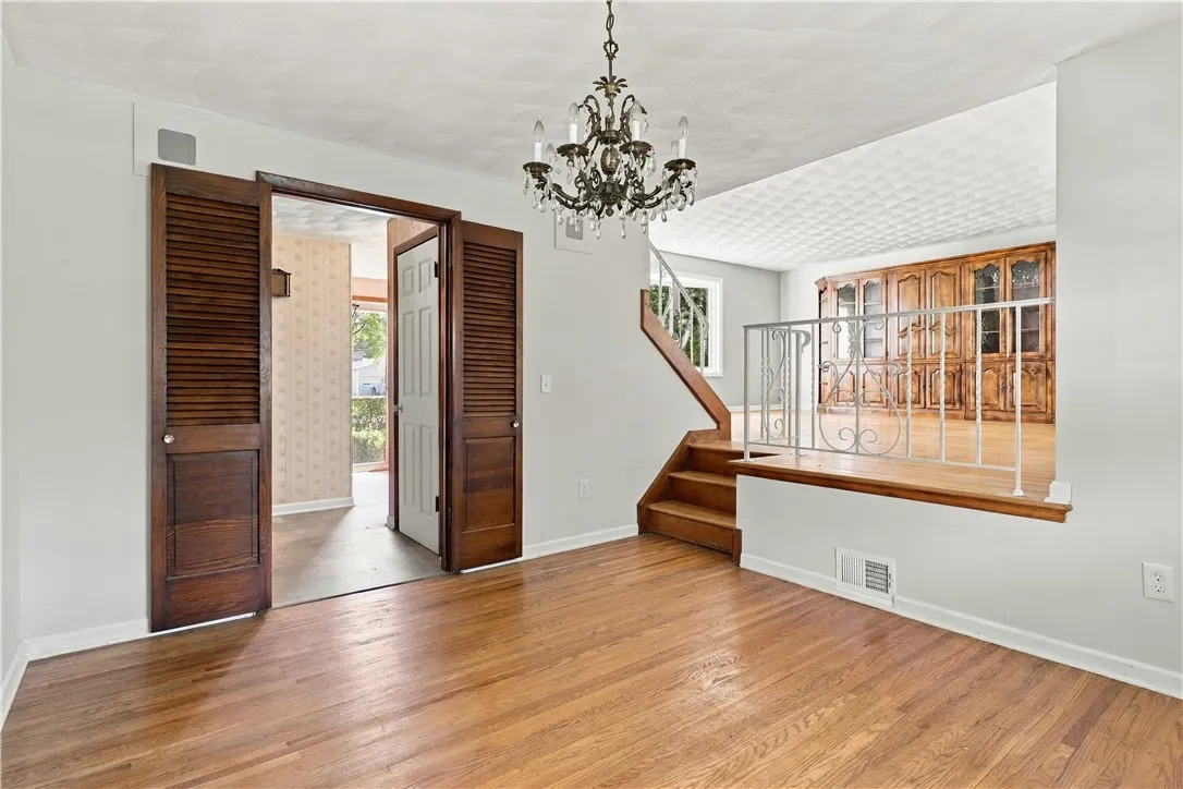 122 Rocmar Drive, Greece, New York 14626, Greece, New York 14626, 3 Bedroom Bedrooms, 8 Room Rooms,1 BathroomBathrooms,Residential,For Sale,122 Rocmar Drive, Greece, New York 14626,0,R1719410