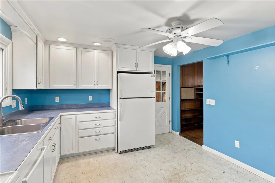 122 Rocmar Drive, Greece, New York 14626, Greece, New York 14626, 3 Bedroom Bedrooms, 8 Room Rooms,1 BathroomBathrooms,Residential,For Sale,122 Rocmar Drive, Greece, New York 14626,0,R1719410
