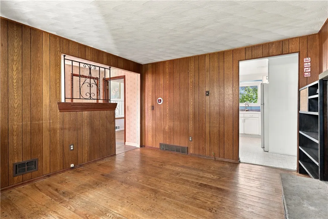 122 Rocmar Drive, Greece, New York 14626, Greece, New York 14626, 3 Bedroom Bedrooms, 8 Room Rooms,1 BathroomBathrooms,Residential,For Sale,122 Rocmar Drive, Greece, New York 14626,0,R1719410