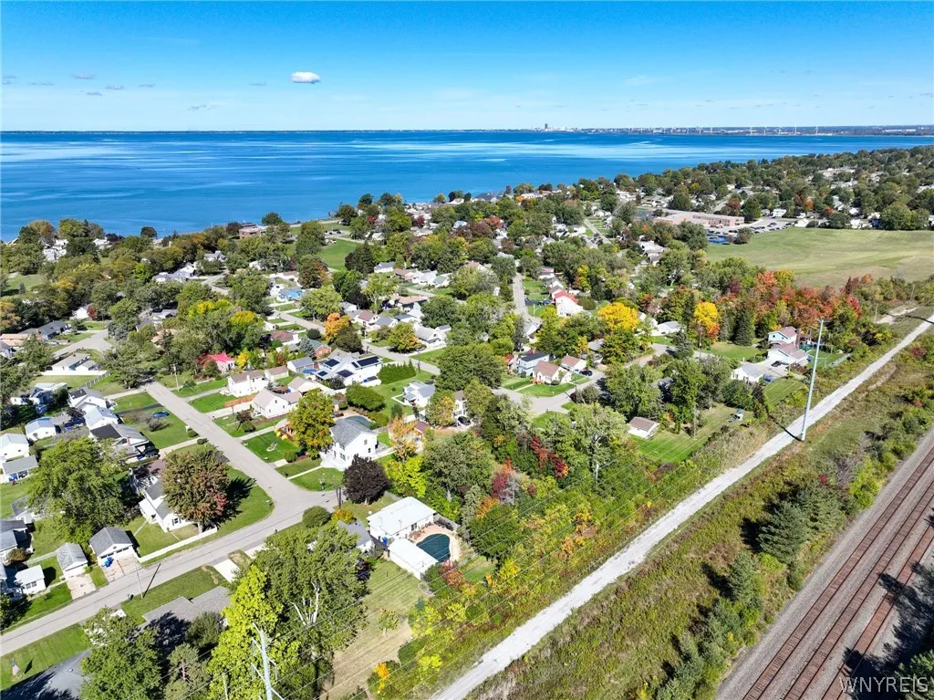 5261 Southcrest Avenue, Hamburg, New York 14075, Hamburg, New York 14075, 3 Bedroom Bedrooms, 6 Room Rooms,1 BathroomBathrooms,Residential,For Sale,5261 Southcrest Avenue, Hamburg, New York 14075,0,B1719512