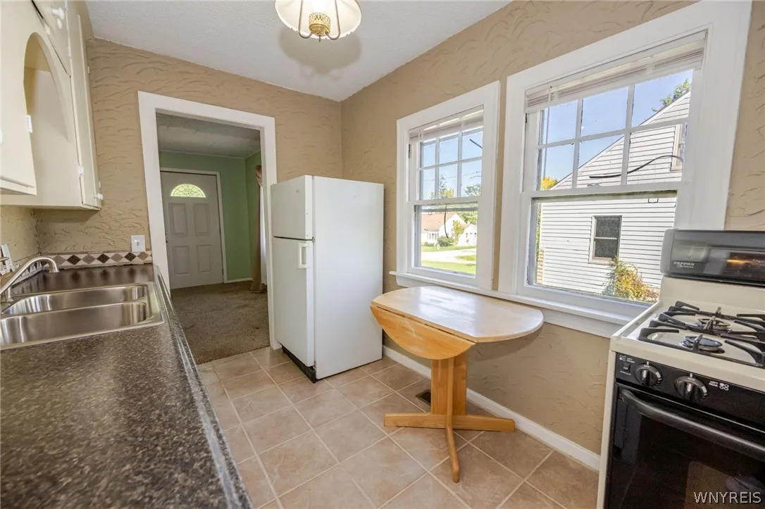 5261 Southcrest Avenue, Hamburg, New York 14075, Hamburg, New York 14075, 3 Bedroom Bedrooms, 6 Room Rooms,1 BathroomBathrooms,Residential,For Sale,5261 Southcrest Avenue, Hamburg, New York 14075,0,B1719512