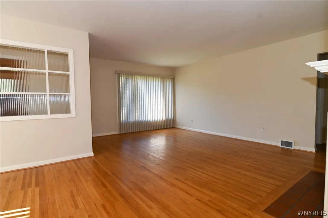 132 Ivy Lea, Tonawanda, New York 14223, Tonawanda, New York 14223, 3 Bedroom Bedrooms, 7 Room Rooms,1 BathroomBathrooms,Residential,For Sale,132 Ivy Lea, Tonawanda, New York 14223,0,B1720085