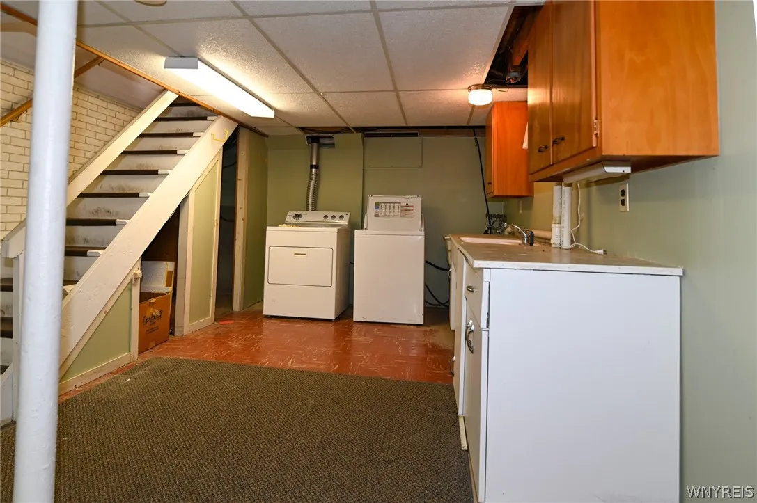 Basement-Laundry area