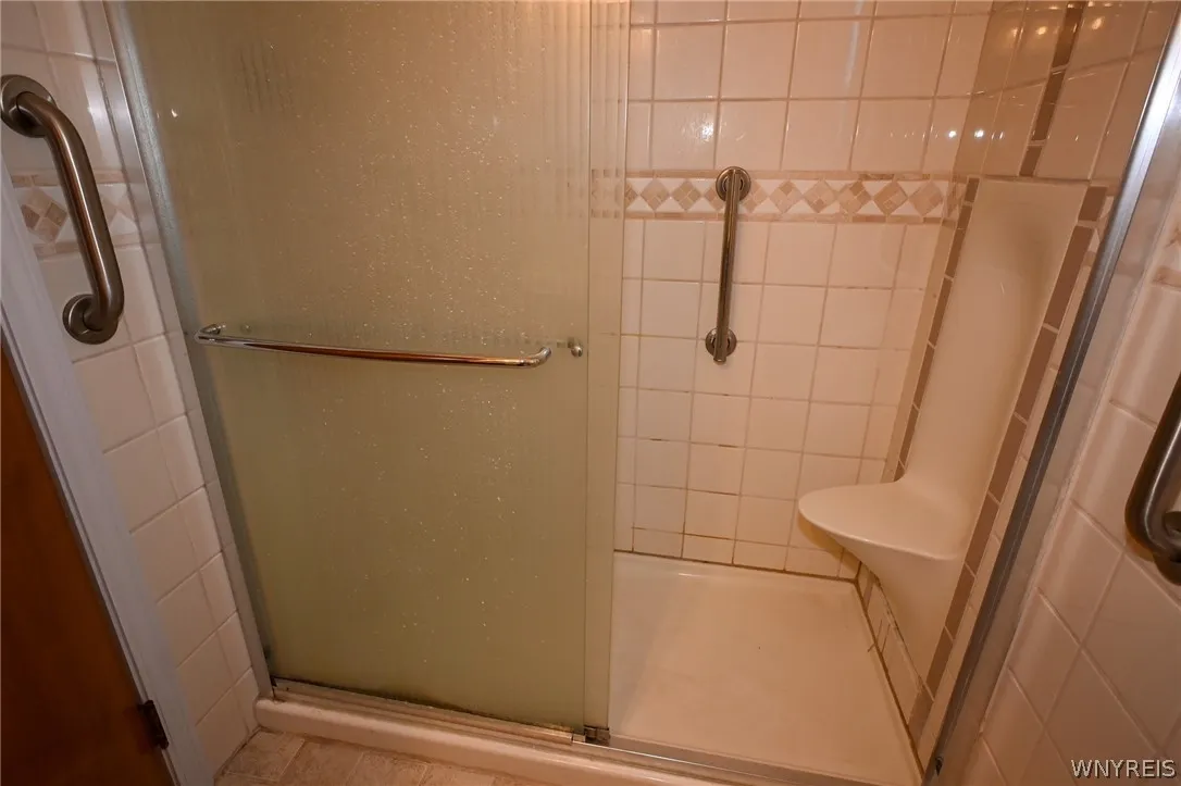 Bathroom shower