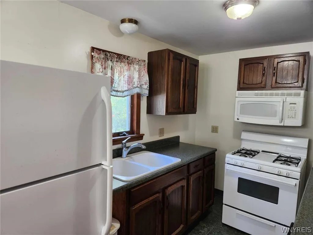 2793 Southwestern Boulevard, Orchard Park, New Yor, Orchard Park, New York 14127, 3 Bedroom Bedrooms, 6 Room Rooms,1 BathroomBathrooms,Residential,For Sale,2793 Southwestern Boulevard, Orchard Park, New Yor,0,B1720651