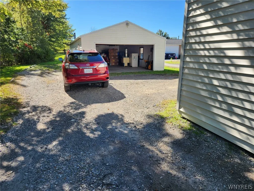 2793 Southwestern Boulevard, Orchard Park, New Yor, Orchard Park, New York 14127, 3 Bedroom Bedrooms, 6 Room Rooms,1 BathroomBathrooms,Residential,For Sale,2793 Southwestern Boulevard, Orchard Park, New Yor,0,B1720651