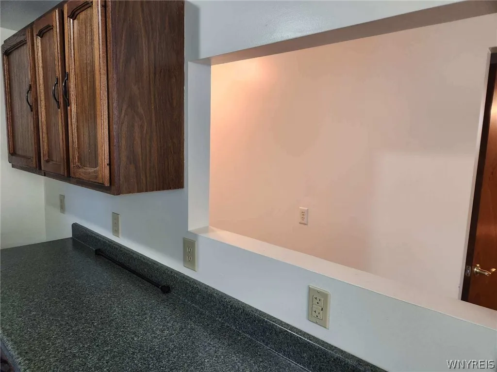 2793 Southwestern Boulevard, Orchard Park, New Yor, Orchard Park, New York 14127, 3 Bedroom Bedrooms, 6 Room Rooms,1 BathroomBathrooms,Residential,For Sale,2793 Southwestern Boulevard, Orchard Park, New Yor,0,B1720651