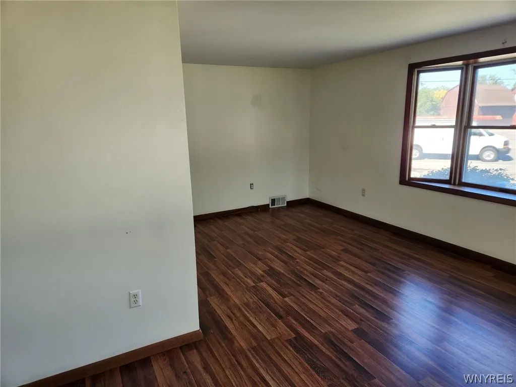 2793 Southwestern Boulevard, Orchard Park, New Yor, Orchard Park, New York 14127, 3 Bedroom Bedrooms, 6 Room Rooms,1 BathroomBathrooms,Residential,For Sale,2793 Southwestern Boulevard, Orchard Park, New Yor,0,B1720651
