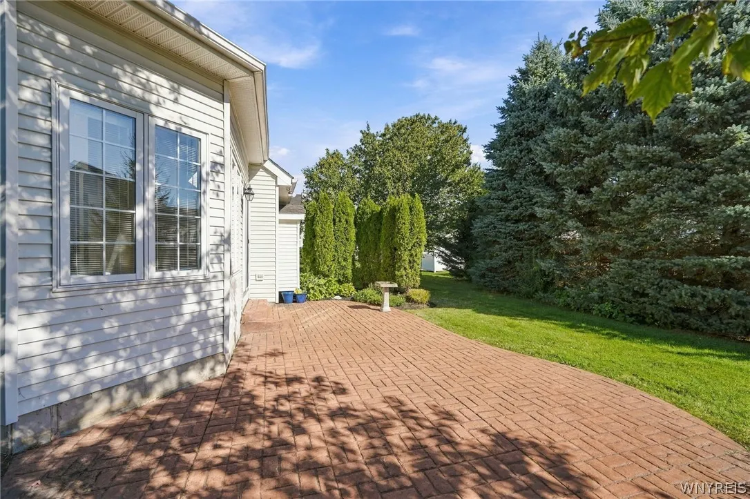 4119 Foxwood Lane, Clarence, New York 14221, Clarence, New York 14221, 4 Bedroom Bedrooms, 9 Room Rooms,2 BathroomBathrooms,Residential,For Sale,4119 Foxwood Lane, Clarence, New York 14221,0,B1720716