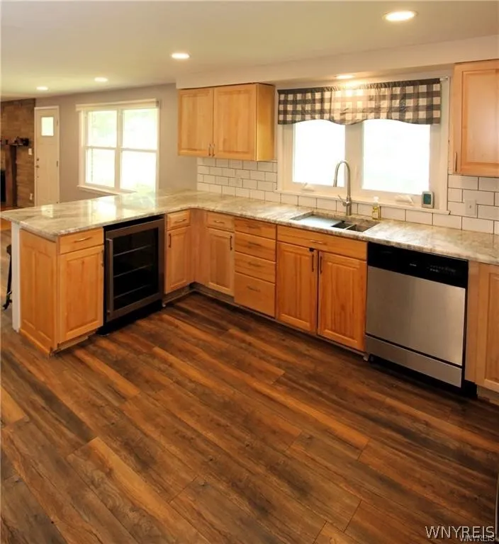 8709 Nottingham, Clarence, New York 14221, Clarence, New York 14221, 3 Bedroom Bedrooms, 6 Room Rooms,1 BathroomBathrooms,Residential Lease,For Rent,8709 Nottingham, Clarence, New York 14221,0,B1720776