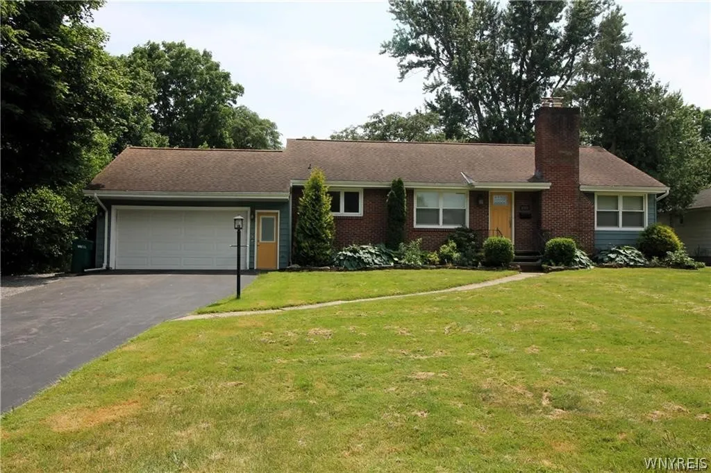 8709 Nottingham, Clarence, New York 14221, Clarence, New York 14221, 3 Bedroom Bedrooms, 6 Room Rooms,1 BathroomBathrooms,Residential Lease,For Rent,8709 Nottingham, Clarence, New York 14221,0,B1720776