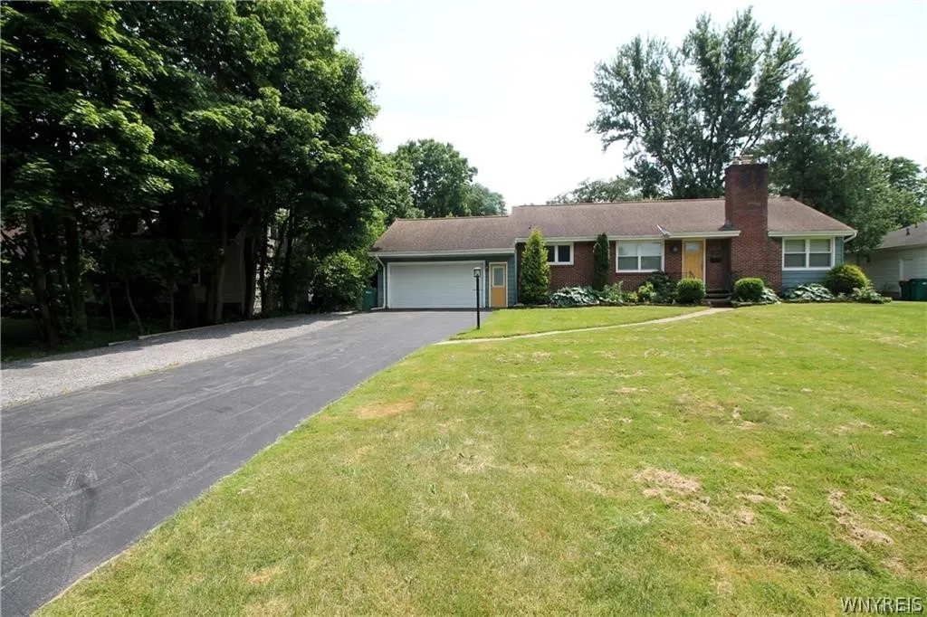8709 Nottingham, Clarence, New York 14221, Clarence, New York 14221, 3 Bedroom Bedrooms, 6 Room Rooms,1 BathroomBathrooms,Residential Lease,For Rent,8709 Nottingham, Clarence, New York 14221,0,B1720776
