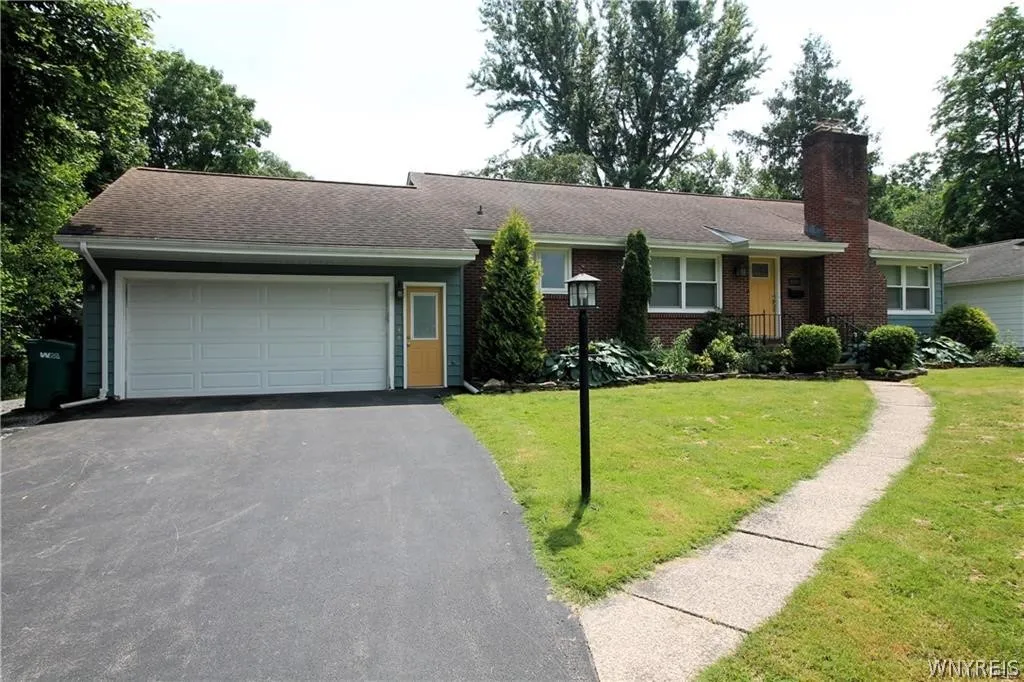 8709 Nottingham, Clarence, New York 14221, Clarence, New York 14221, 3 Bedroom Bedrooms, 6 Room Rooms,1 BathroomBathrooms,Residential Lease,For Rent,8709 Nottingham, Clarence, New York 14221,0,B1720776