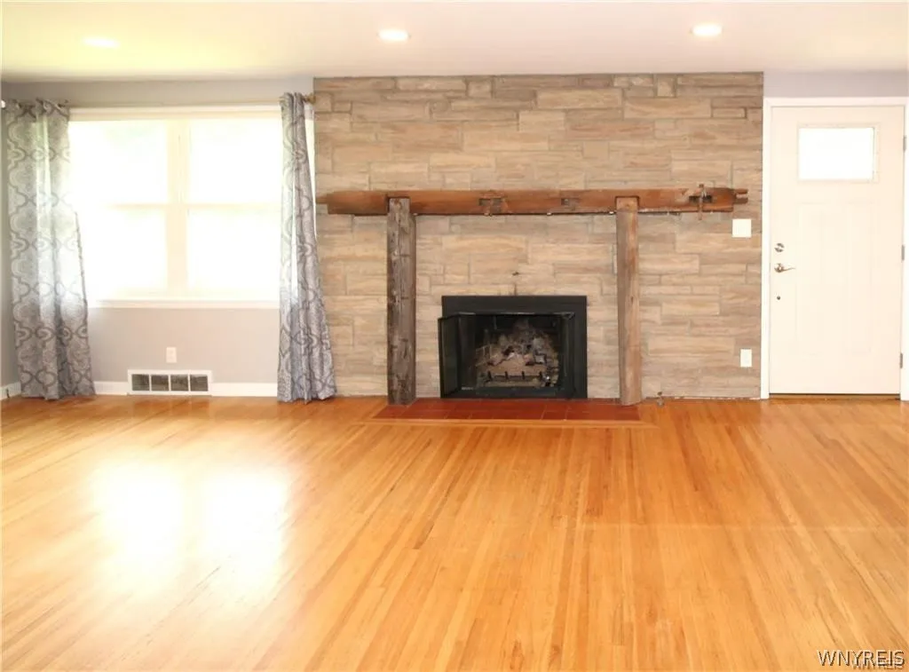8709 Nottingham, Clarence, New York 14221, Clarence, New York 14221, 3 Bedroom Bedrooms, 6 Room Rooms,1 BathroomBathrooms,Residential Lease,For Rent,8709 Nottingham, Clarence, New York 14221,0,B1720776