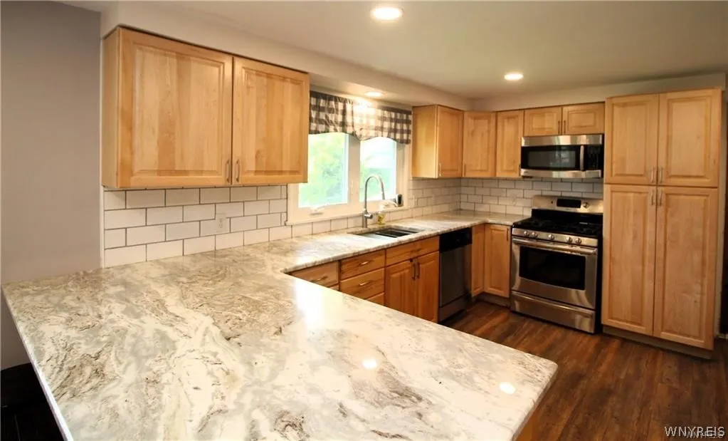 8709 Nottingham, Clarence, New York 14221, Clarence, New York 14221, 3 Bedroom Bedrooms, 6 Room Rooms,1 BathroomBathrooms,Residential Lease,For Rent,8709 Nottingham, Clarence, New York 14221,0,B1720776