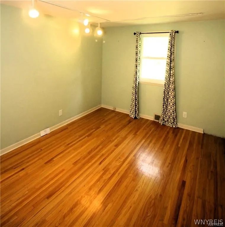 8709 Nottingham, Clarence, New York 14221, Clarence, New York 14221, 3 Bedroom Bedrooms, 6 Room Rooms,1 BathroomBathrooms,Residential Lease,For Rent,8709 Nottingham, Clarence, New York 14221,0,B1720776