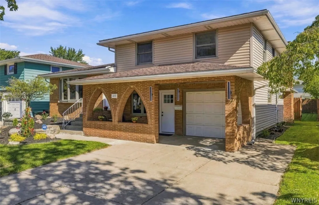 107 Maplegrove Avenue, Tonawanda, New York 14150, Tonawanda, New York 14150, 3 Bedroom Bedrooms, 8 Room Rooms,2 BathroomBathrooms,Residential,For Sale,107 Maplegrove Avenue, Tonawanda, New York 14150,0,B1720613