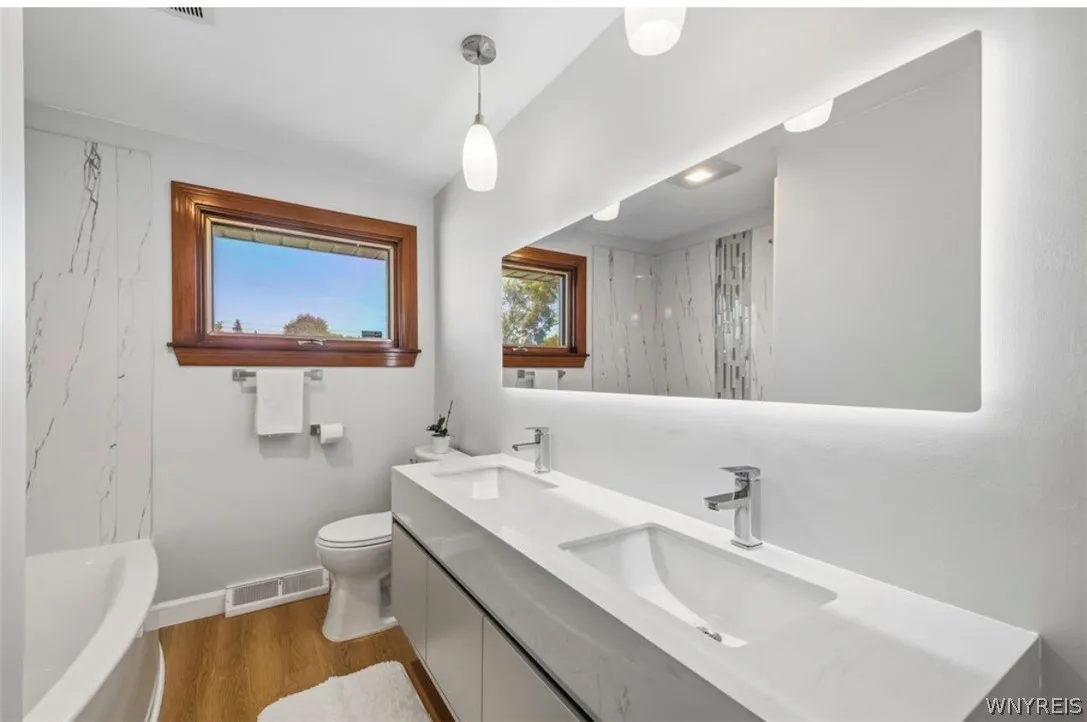 107 Maplegrove Avenue, Tonawanda, New York 14150, Tonawanda, New York 14150, 3 Bedroom Bedrooms, 8 Room Rooms,2 BathroomBathrooms,Residential,For Sale,107 Maplegrove Avenue, Tonawanda, New York 14150,0,B1720613