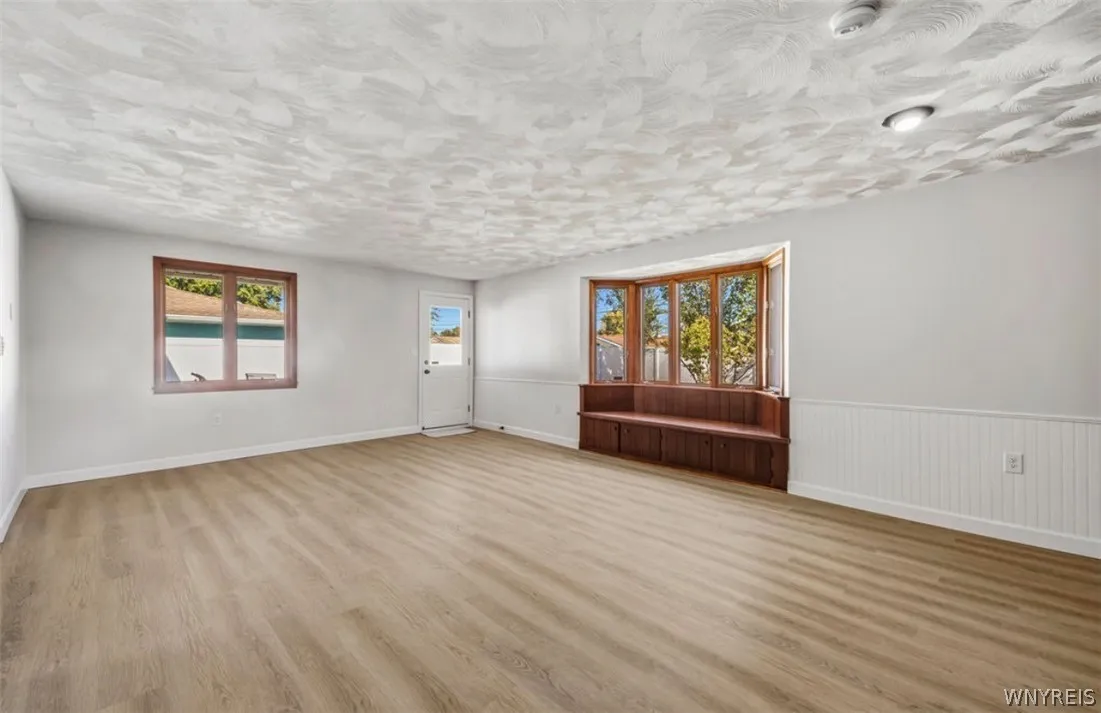 107 Maplegrove Avenue, Tonawanda, New York 14150, Tonawanda, New York 14150, 3 Bedroom Bedrooms, 8 Room Rooms,2 BathroomBathrooms,Residential,For Sale,107 Maplegrove Avenue, Tonawanda, New York 14150,0,B1720613