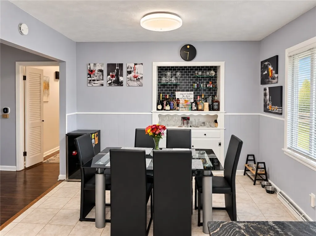 523 English Road, Greece, New York 14616, Greece, New York 14616, 3 Bedroom Bedrooms, 7 Room Rooms,1 BathroomBathrooms,Residential,For Sale,523 English Road, Greece, New York 14616,0,R1720860