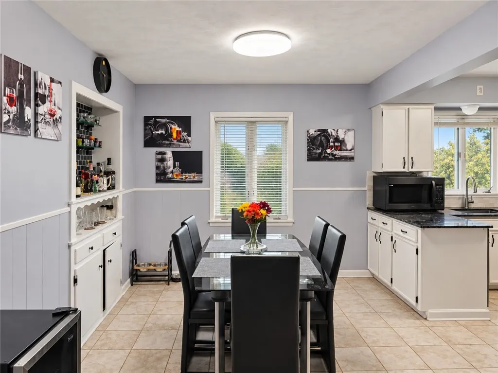 523 English Road, Greece, New York 14616, Greece, New York 14616, 3 Bedroom Bedrooms, 7 Room Rooms,1 BathroomBathrooms,Residential,For Sale,523 English Road, Greece, New York 14616,0,R1720860