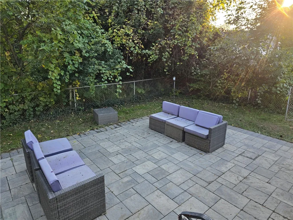 523 English Road, Greece, New York 14616, Greece, New York 14616, 3 Bedroom Bedrooms, 7 Room Rooms,1 BathroomBathrooms,Residential,For Sale,523 English Road, Greece, New York 14616,0,R1720860