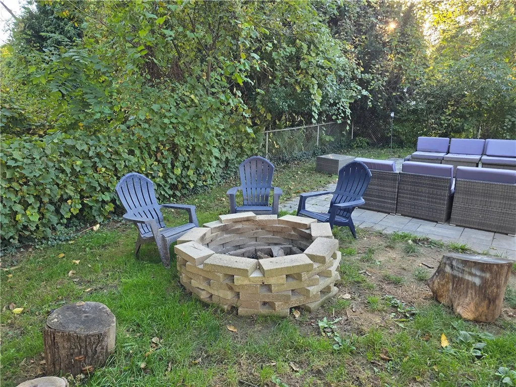 523 English Road, Greece, New York 14616, Greece, New York 14616, 3 Bedroom Bedrooms, 7 Room Rooms,1 BathroomBathrooms,Residential,For Sale,523 English Road, Greece, New York 14616,0,R1720860