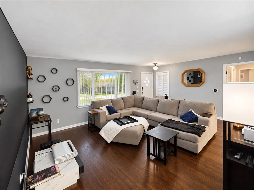 523 English Road, Greece, New York 14616, Greece, New York 14616, 3 Bedroom Bedrooms, 7 Room Rooms,1 BathroomBathrooms,Residential,For Sale,523 English Road, Greece, New York 14616,0,R1720860