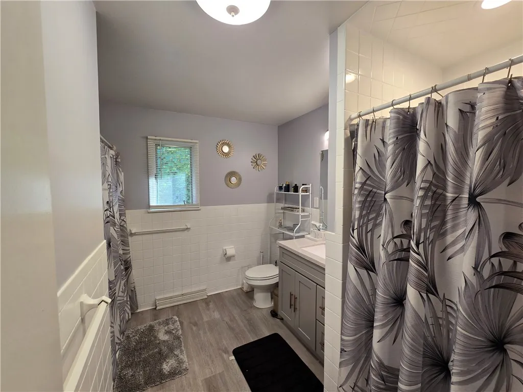 523 English Road, Greece, New York 14616, Greece, New York 14616, 3 Bedroom Bedrooms, 7 Room Rooms,1 BathroomBathrooms,Residential,For Sale,523 English Road, Greece, New York 14616,0,R1720860