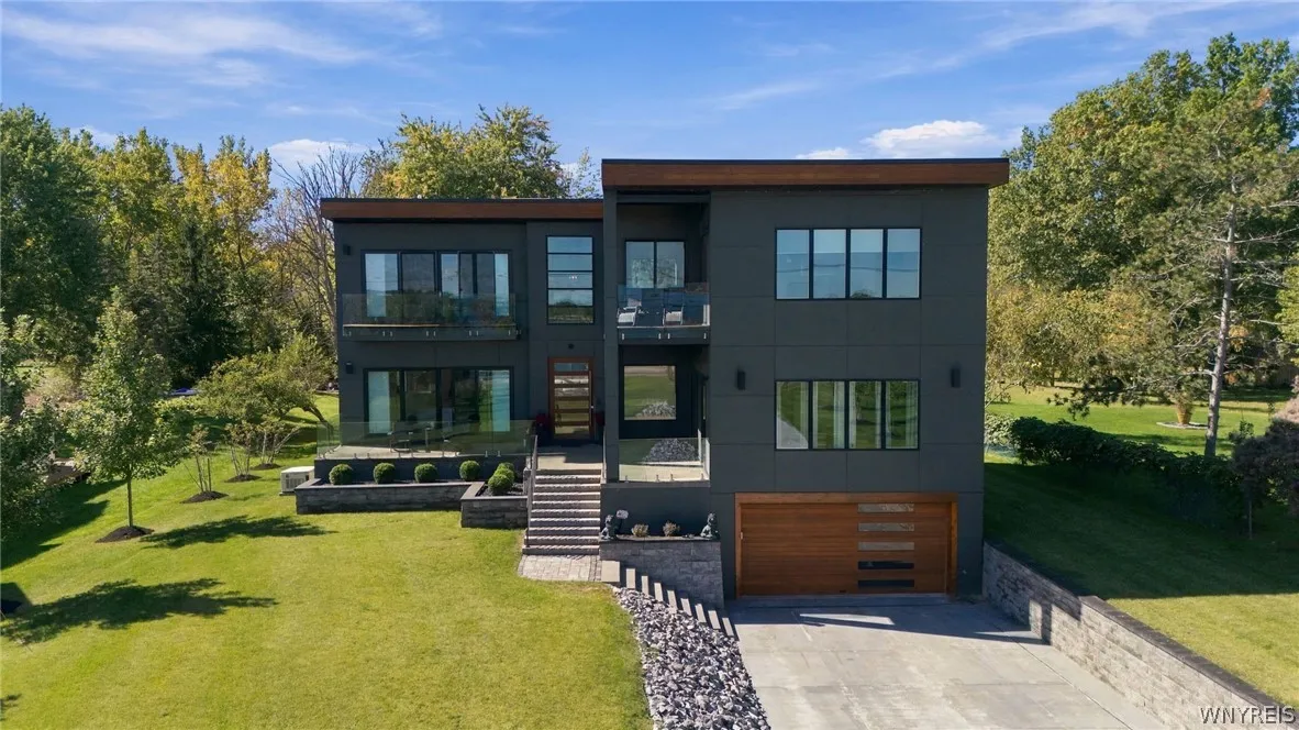4300 East River Road, Grand Island, New York 14072, Grand Island, New York 14072, 4 Bedroom Bedrooms, 9 Room Rooms,3 BathroomBathrooms,Residential,For Sale,4300 East River Road, Grand Island, New York 14072,0,B1720093