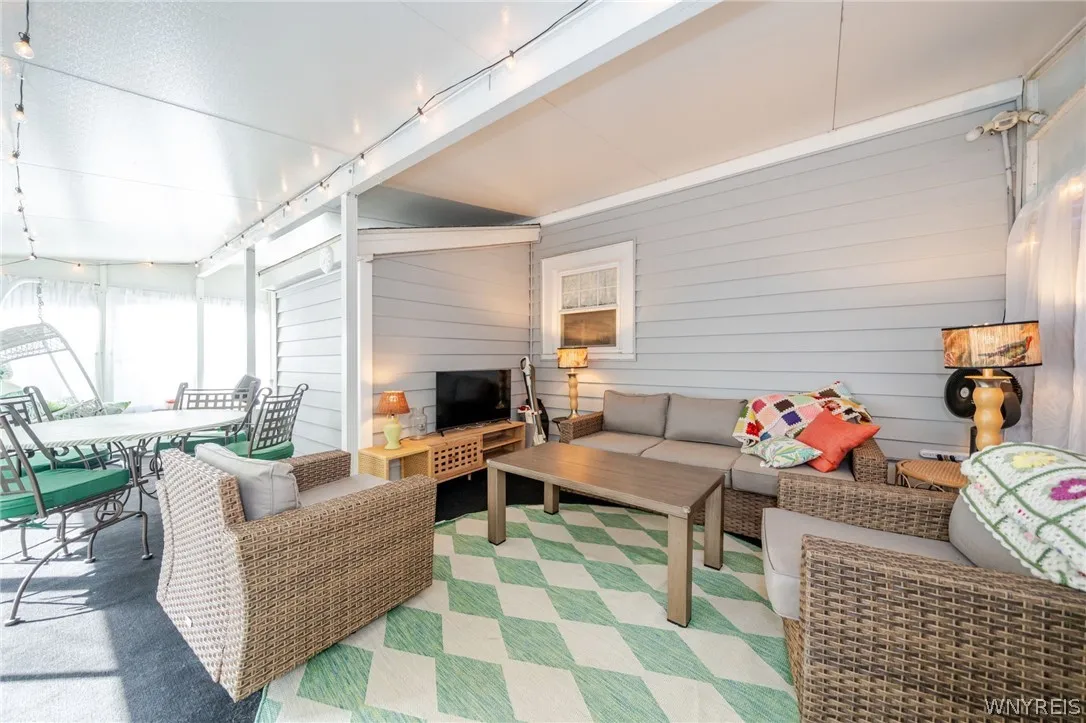 185 Lake Street, Hamburg, New York 14075, Hamburg, New York 14075, 3 Bedroom Bedrooms, 7 Room Rooms,1 BathroomBathrooms,Residential,For Sale,185 Lake Street, Hamburg, New York 14075,0,B1721093
