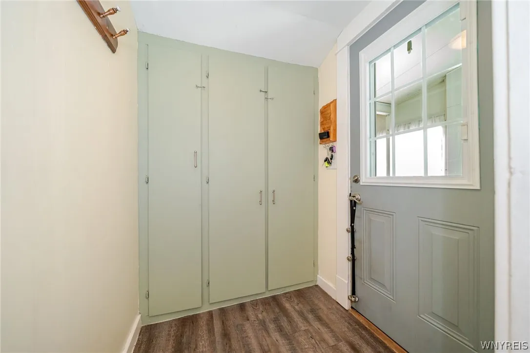 185 Lake Street, Hamburg, New York 14075, Hamburg, New York 14075, 3 Bedroom Bedrooms, 7 Room Rooms,1 BathroomBathrooms,Residential,For Sale,185 Lake Street, Hamburg, New York 14075,0,B1721093