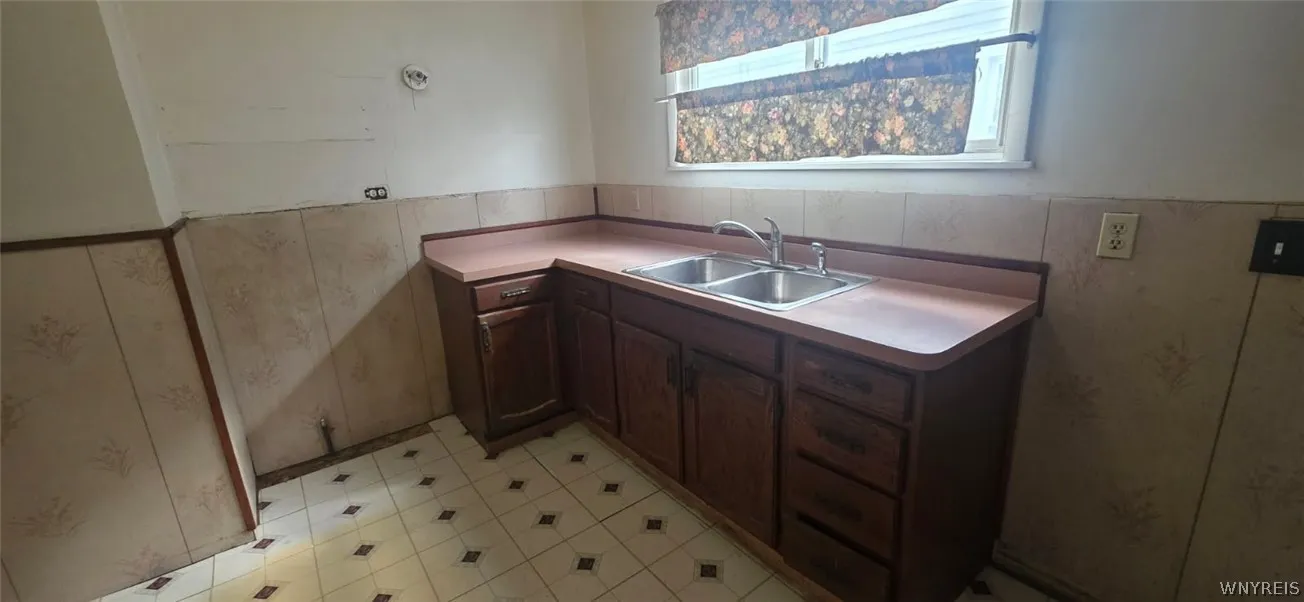 51 Hawthorne Avenue, Tonawanda, New York 14223, Tonawanda, New York 14223, 3 Bedroom Bedrooms, 7 Room Rooms,1 BathroomBathrooms,Residential,For Sale,51 Hawthorne Avenue, Tonawanda, New York 14223,0,B1721183