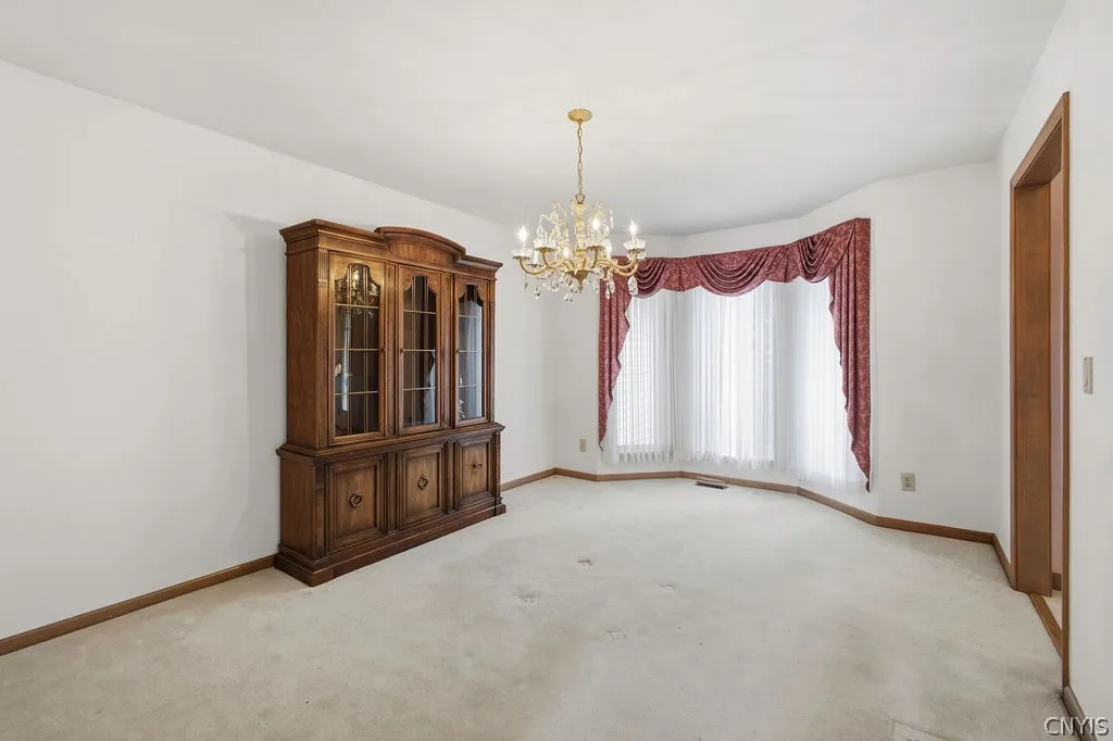 4640 Bloomsbury Drive, Onondaga, New York 13215, Onondaga, New York 13215, 4 Bedroom Bedrooms, 10 Room Rooms,3 BathroomBathrooms,Residential,For Sale,4640 Bloomsbury Drive, Onondaga, New York 13215,0,S1720636