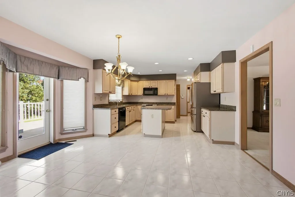 4640 Bloomsbury Drive, Onondaga, New York 13215, Onondaga, New York 13215, 4 Bedroom Bedrooms, 10 Room Rooms,3 BathroomBathrooms,Residential,For Sale,4640 Bloomsbury Drive, Onondaga, New York 13215,0,S1720636