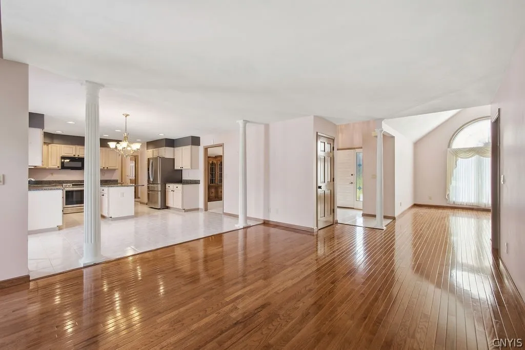 4640 Bloomsbury Drive, Onondaga, New York 13215, Onondaga, New York 13215, 4 Bedroom Bedrooms, 10 Room Rooms,3 BathroomBathrooms,Residential,For Sale,4640 Bloomsbury Drive, Onondaga, New York 13215,0,S1720636