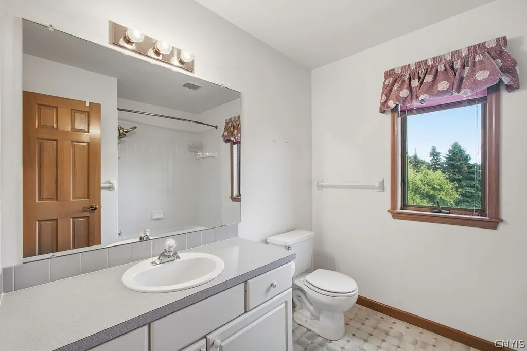 4640 Bloomsbury Drive, Onondaga, New York 13215, Onondaga, New York 13215, 4 Bedroom Bedrooms, 10 Room Rooms,3 BathroomBathrooms,Residential,For Sale,4640 Bloomsbury Drive, Onondaga, New York 13215,0,S1720636