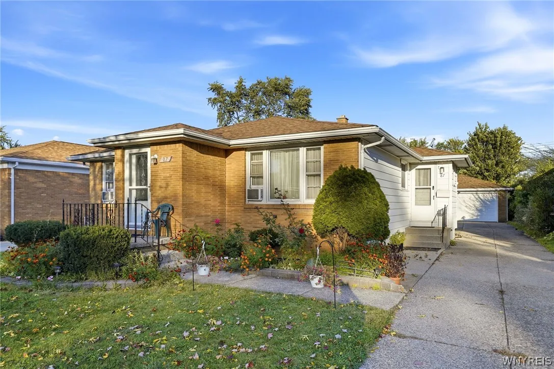 87 Carmen Road, Amherst, New York 14226, Amherst, New York 14226, 3 Bedroom Bedrooms, 7 Room Rooms,2 BathroomBathrooms,Residential,For Sale,87 Carmen Road, Amherst, New York 14226,0,B1721381