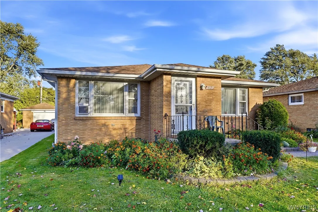 87 Carmen Road, Amherst, New York 14226, Amherst, New York 14226, 3 Bedroom Bedrooms, 7 Room Rooms,2 BathroomBathrooms,Residential,For Sale,87 Carmen Road, Amherst, New York 14226,0,B1721381