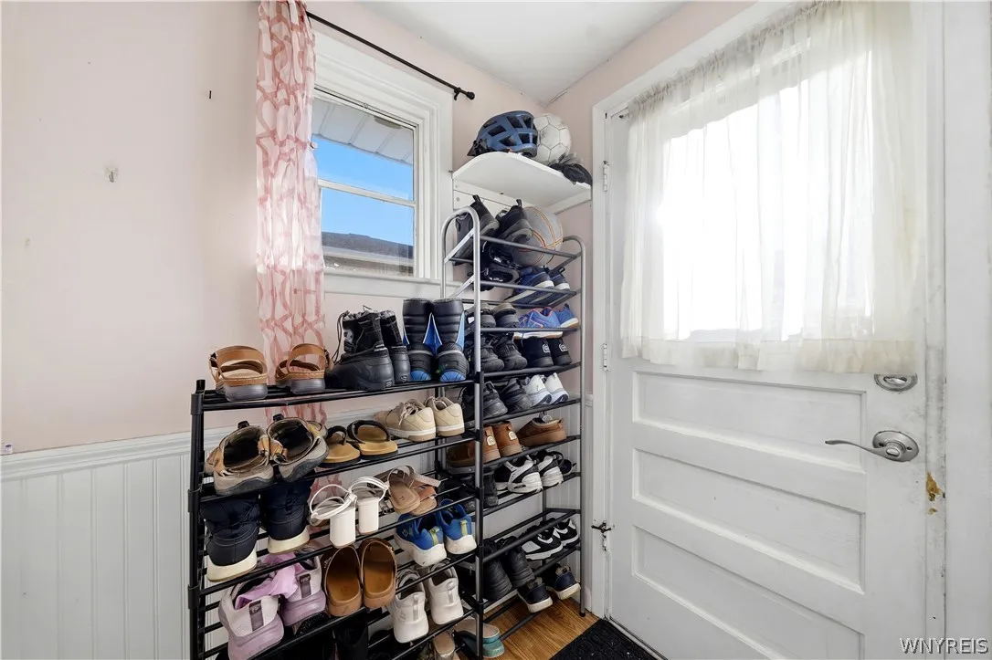 87 Carmen Road, Amherst, New York 14226, Amherst, New York 14226, 3 Bedroom Bedrooms, 7 Room Rooms,2 BathroomBathrooms,Residential,For Sale,87 Carmen Road, Amherst, New York 14226,0,B1721381
