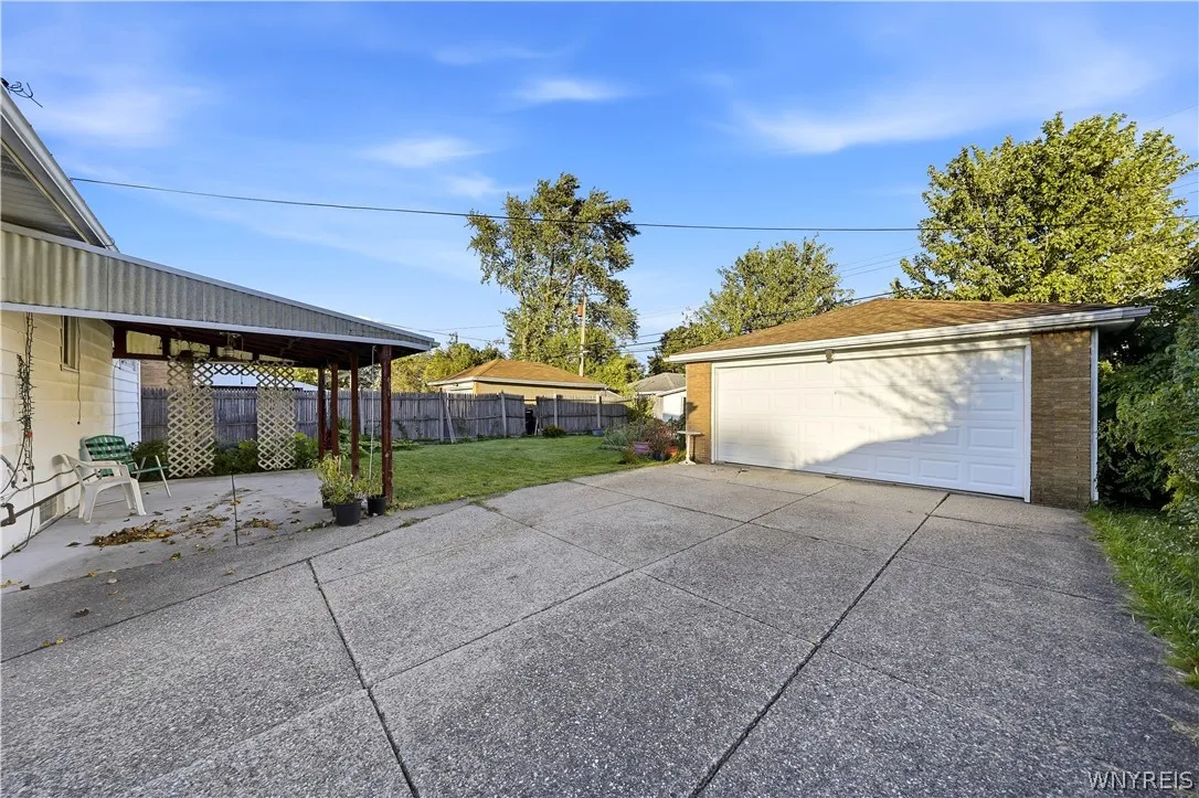 87 Carmen Road, Amherst, New York 14226, Amherst, New York 14226, 3 Bedroom Bedrooms, 7 Room Rooms,2 BathroomBathrooms,Residential,For Sale,87 Carmen Road, Amherst, New York 14226,0,B1721381