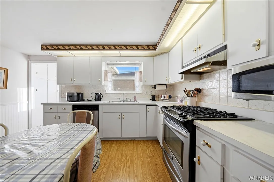87 Carmen Road, Amherst, New York 14226, Amherst, New York 14226, 3 Bedroom Bedrooms, 7 Room Rooms,2 BathroomBathrooms,Residential,For Sale,87 Carmen Road, Amherst, New York 14226,0,B1721381